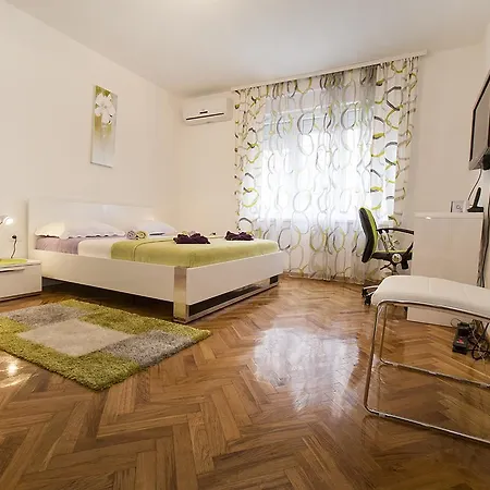 Slavija Apartment *